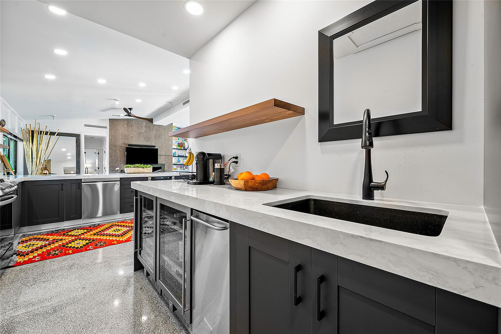 Riviera 6-17 B - Residential