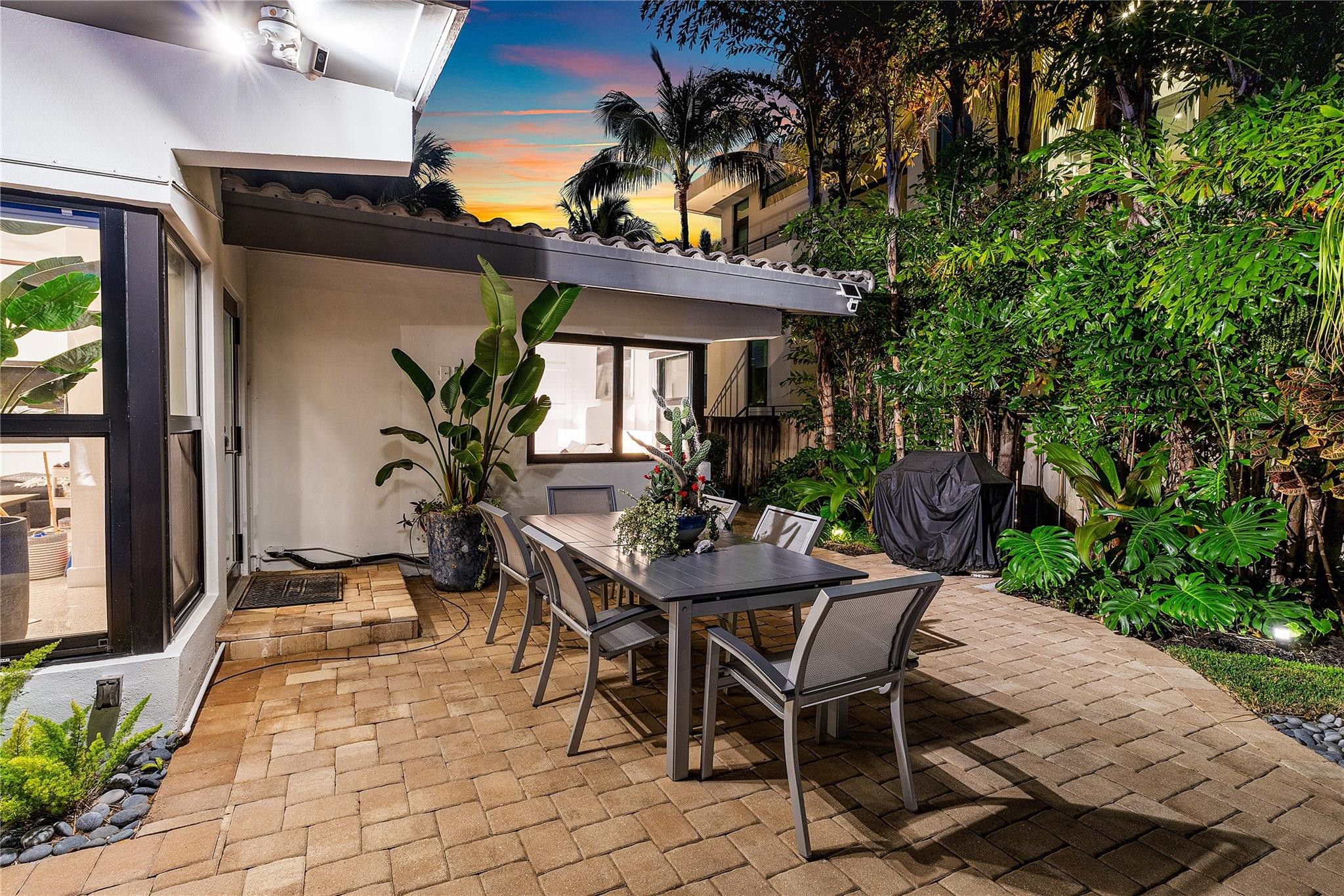 Riviera 6-17 B - Residential