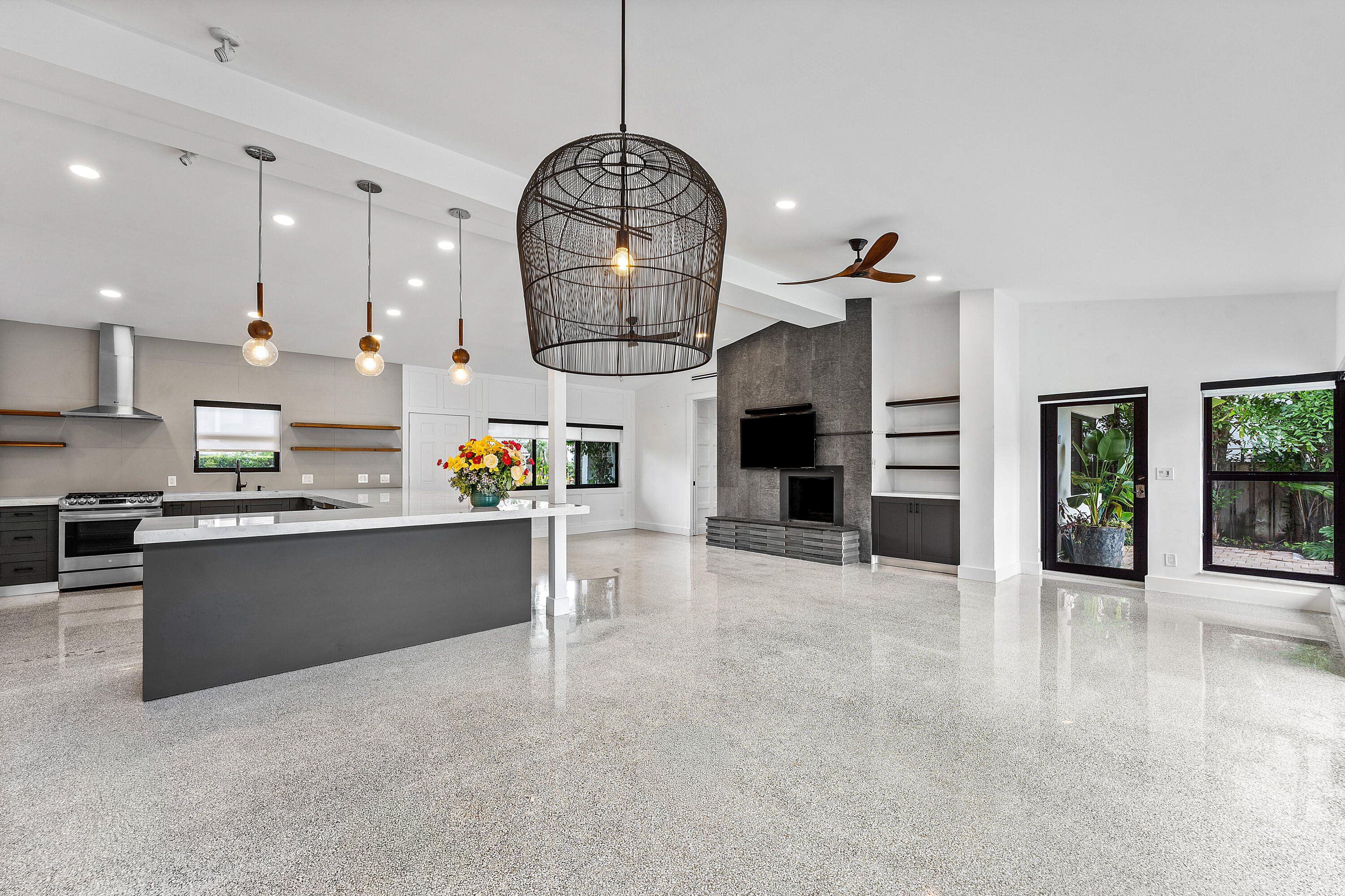 Riviera 6-17 B - Residential