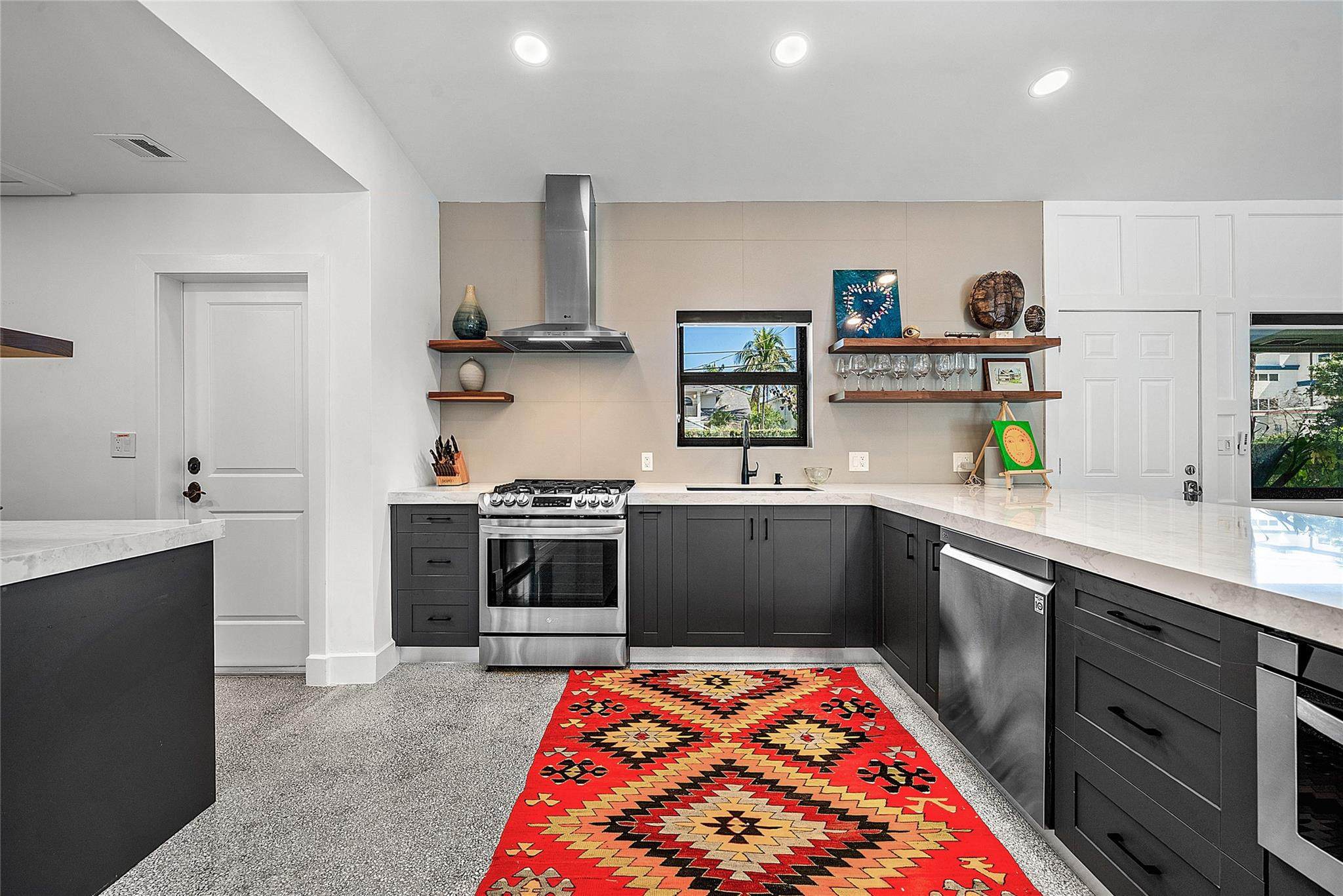 Riviera 6-17 B - Residential