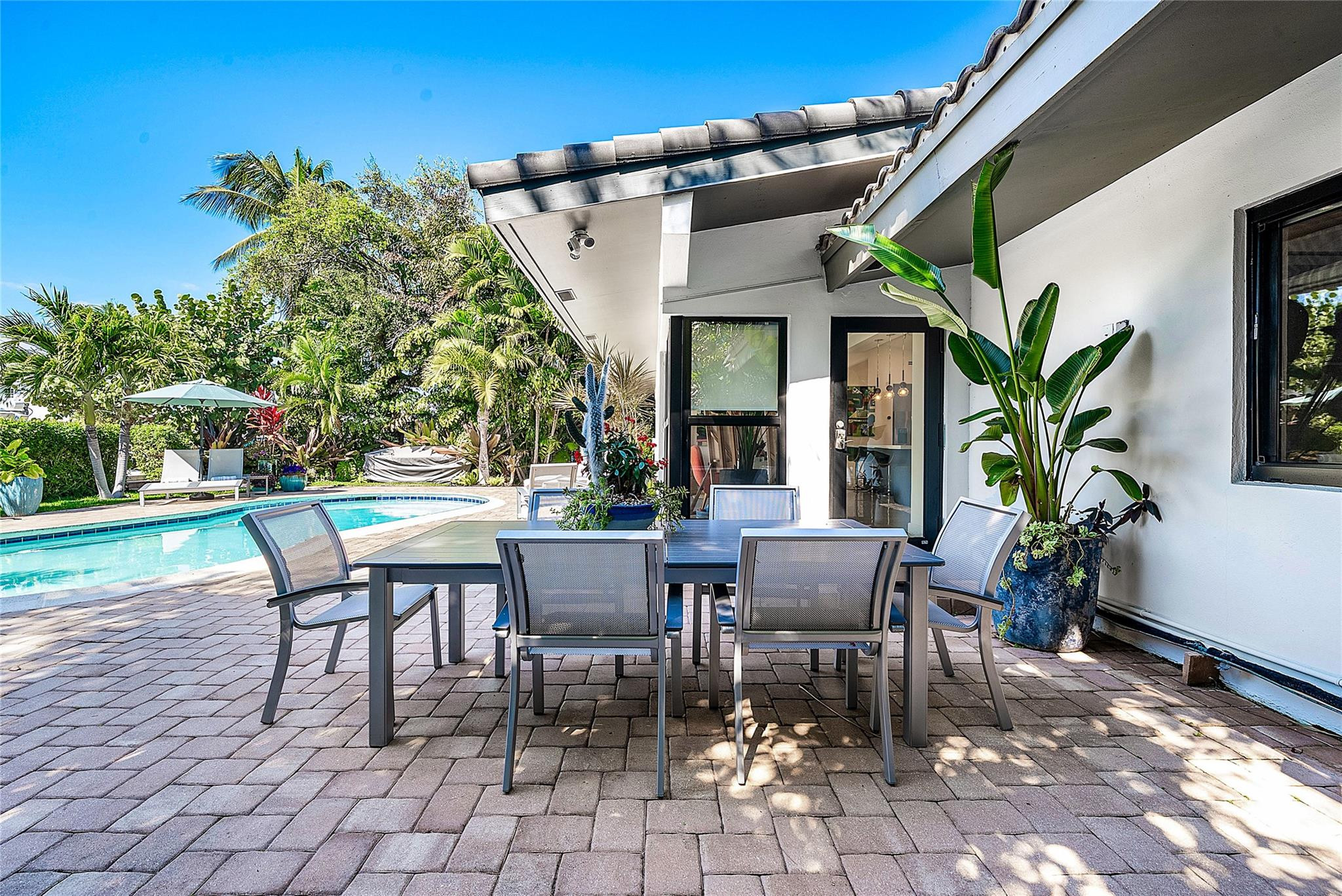 Riviera 6-17 B - Residential