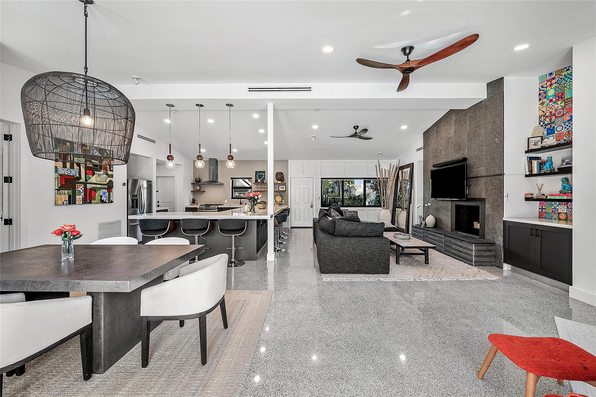 Riviera 6-17 B - Residential