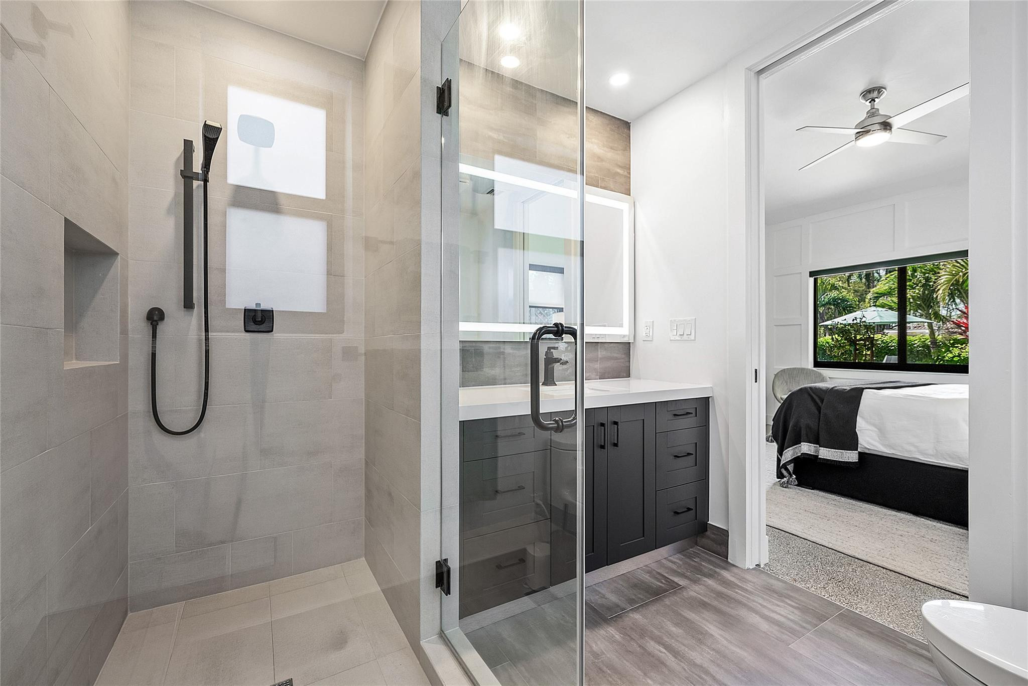 Riviera 6-17 B - Residential