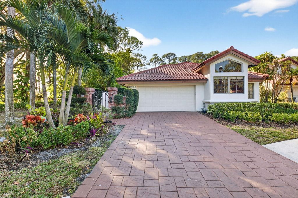 Photo of 21921 Town Place Drive, Boca Raton, FL 33433 (MLS # R11161024)