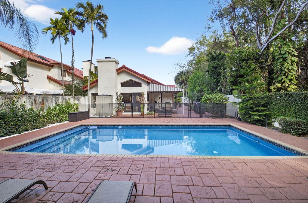 Photo of 21921 Town Place Drive, Boca Raton, FL 33433 (MLS # R11161024)