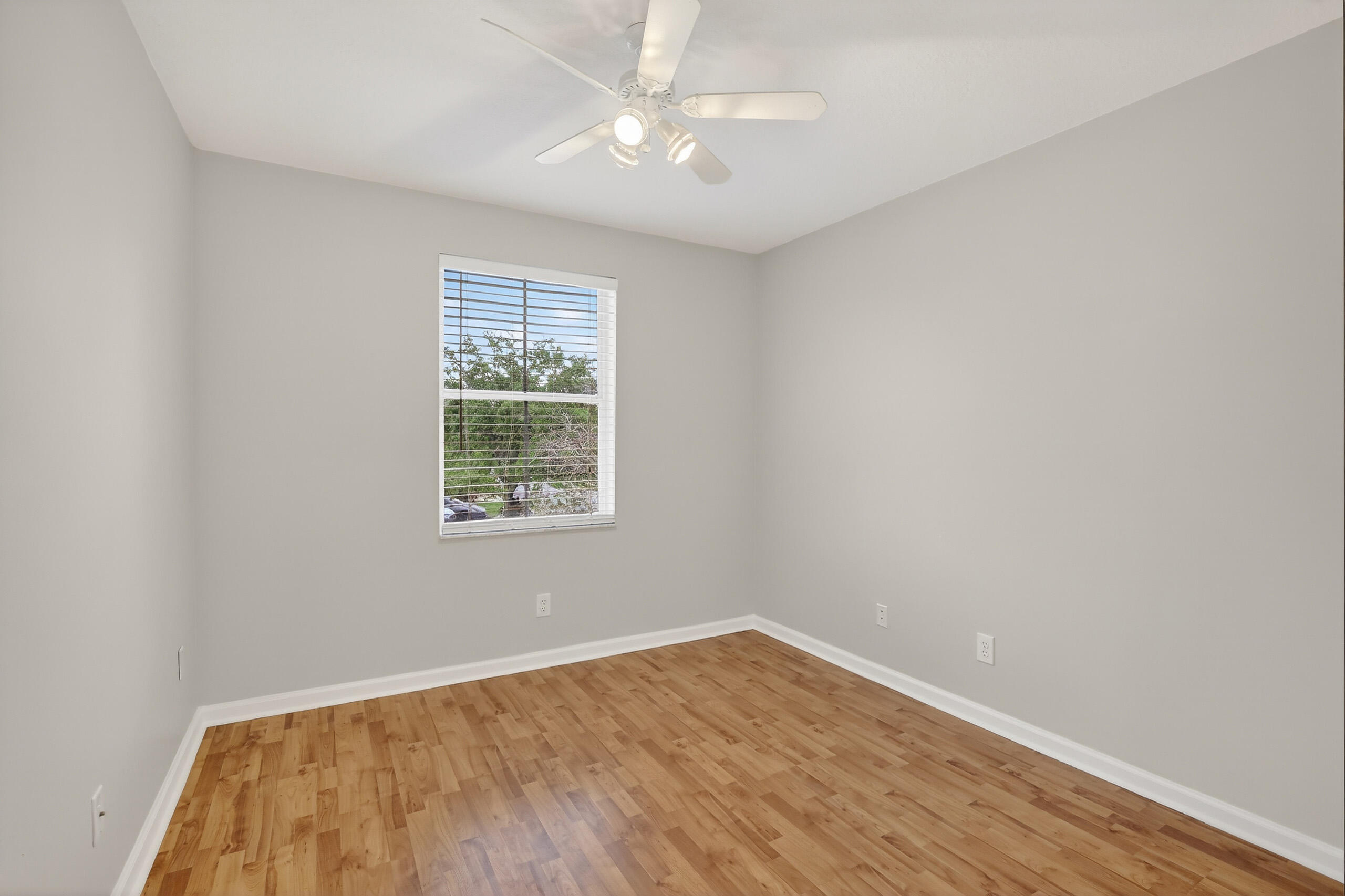 LAKES OF NEWPORT II - Residential Lease