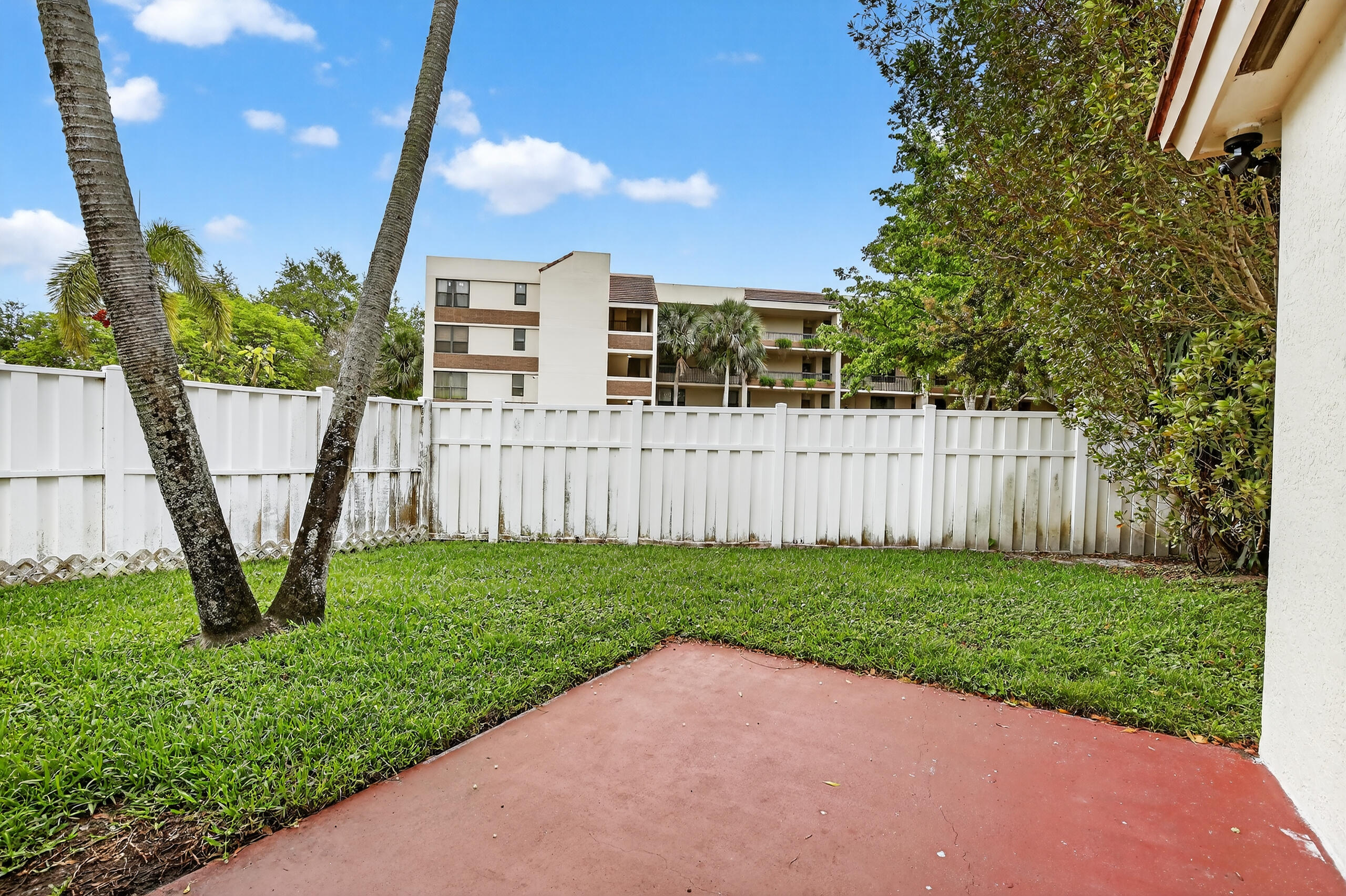 LAKES OF NEWPORT II - Residential Lease