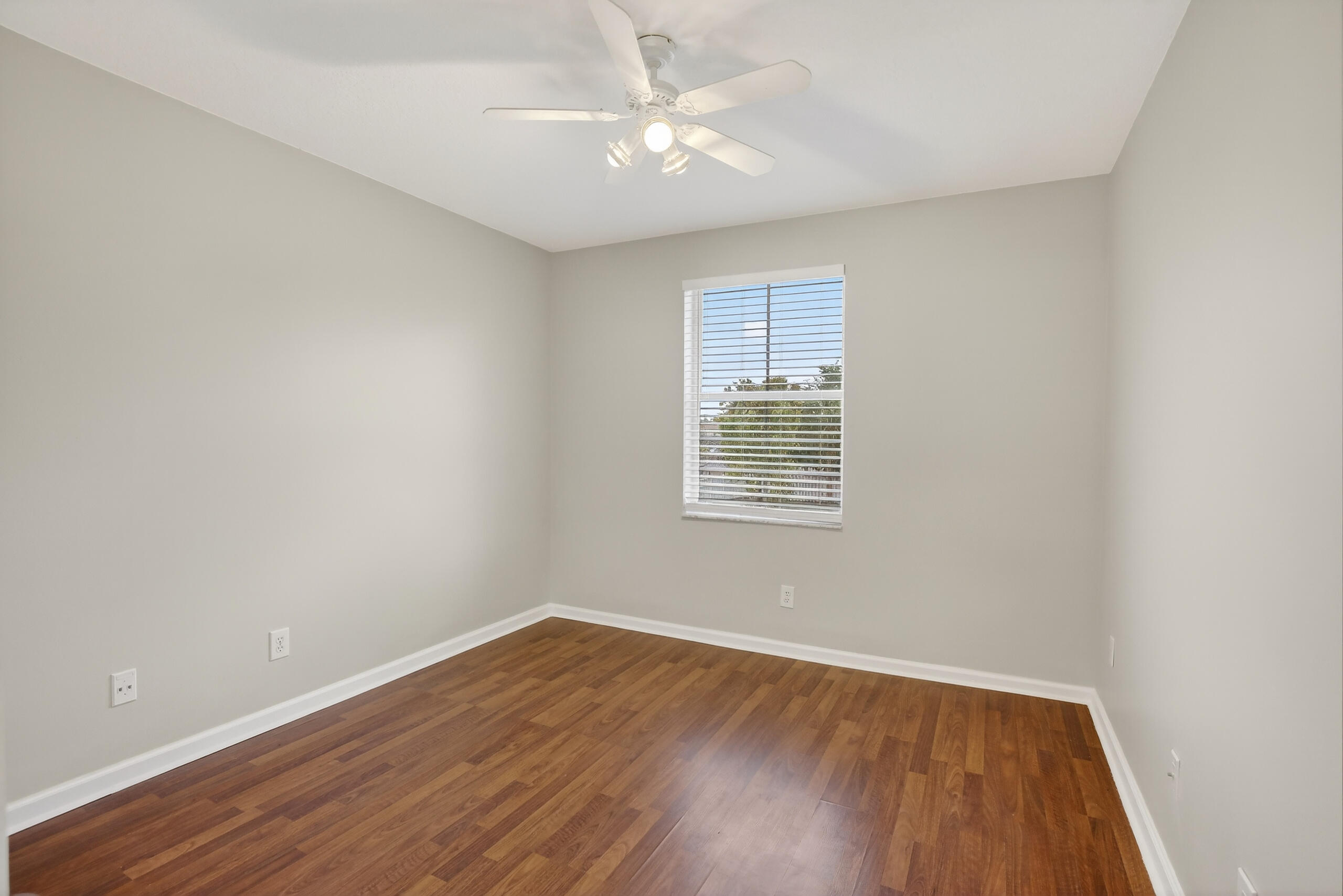 LAKES OF NEWPORT II - Residential Lease