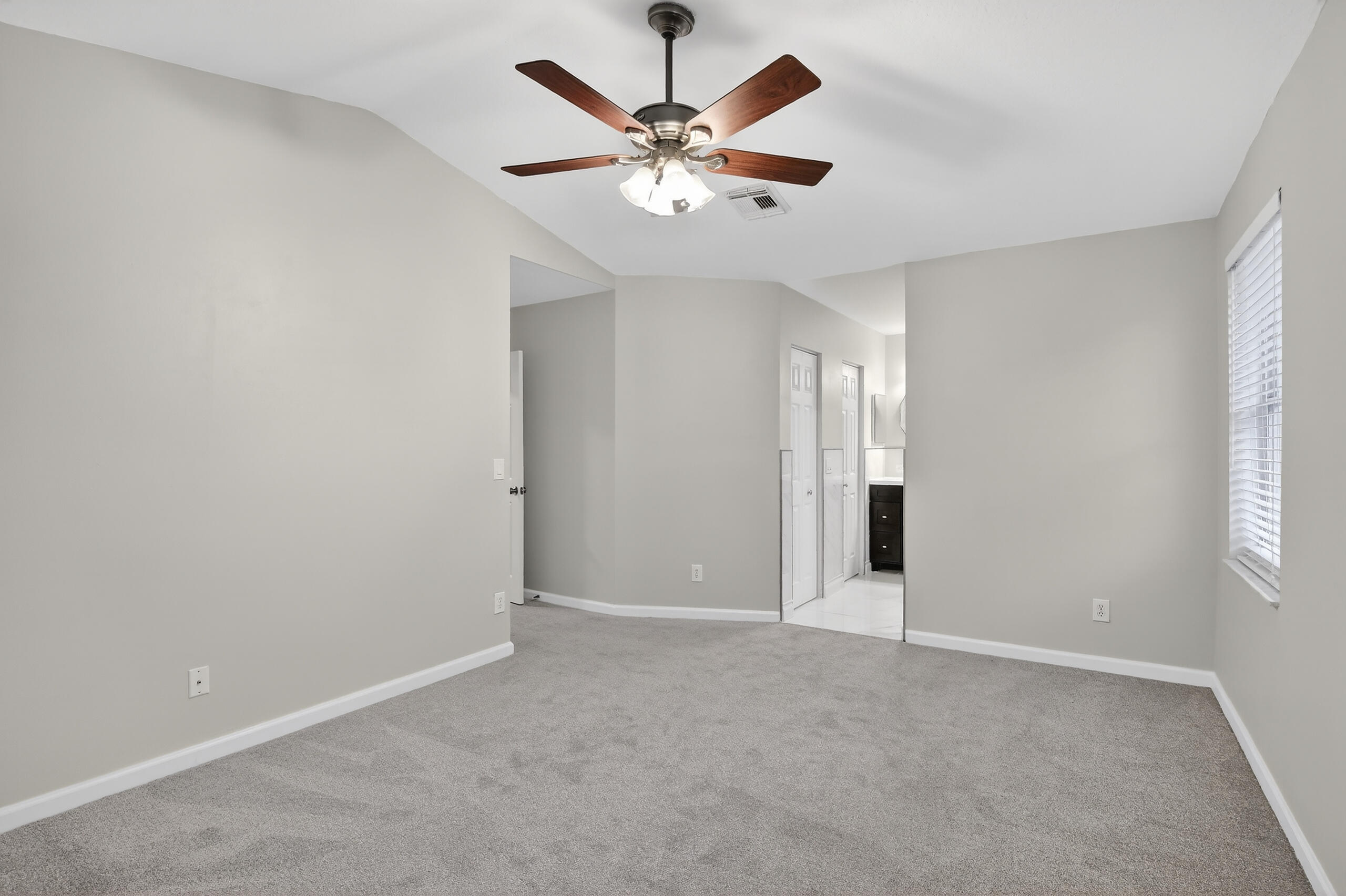 LAKES OF NEWPORT II - Residential Lease