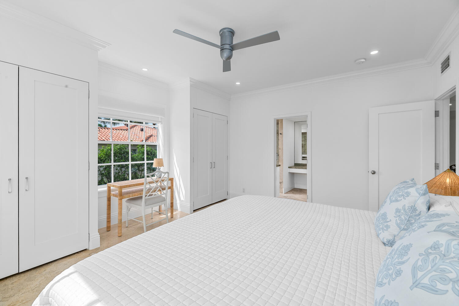 LA MAISONETTE OF PALM BEACH CONDO - Residential Lease