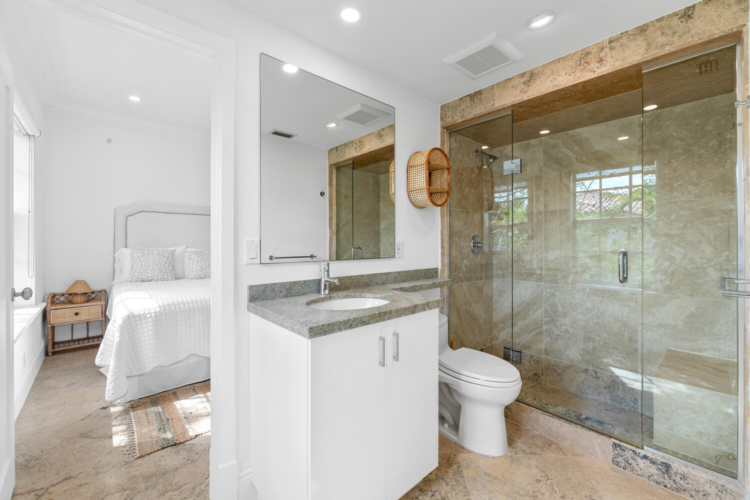LA MAISONETTE OF PALM BEACH CONDO - Residential Lease