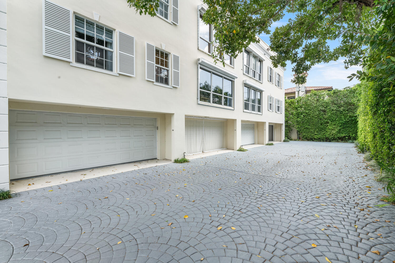 LA MAISONETTE OF PALM BEACH CONDO - Residential Lease