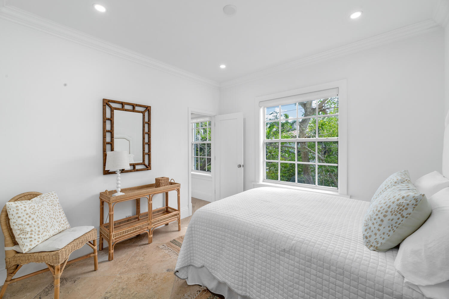 LA MAISONETTE OF PALM BEACH CONDO - Residential Lease