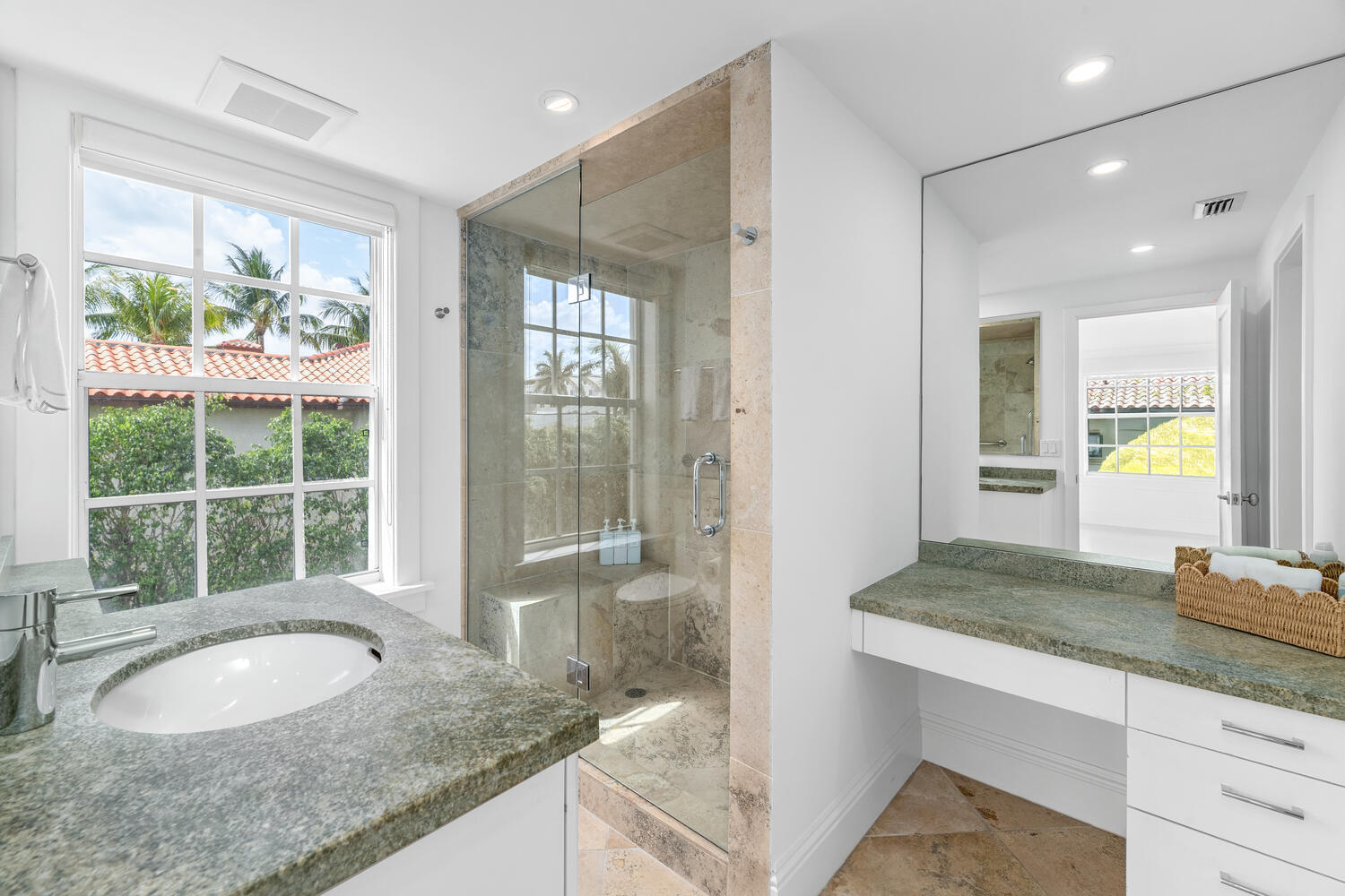 LA MAISONETTE OF PALM BEACH CONDO - Residential Lease