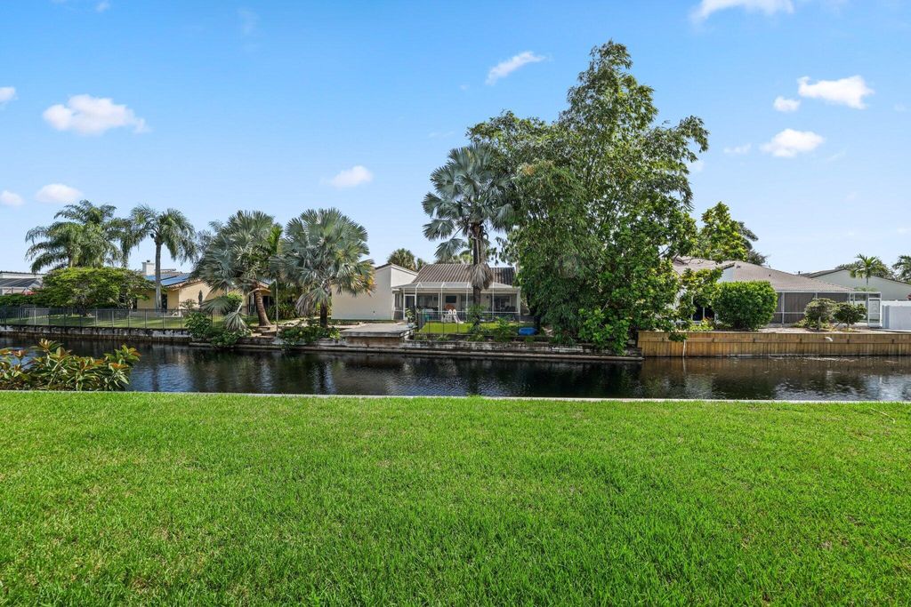 Photo of 6940 NW 4th Avenue, Boca Raton, FL 33487 (MLS # R11129169)