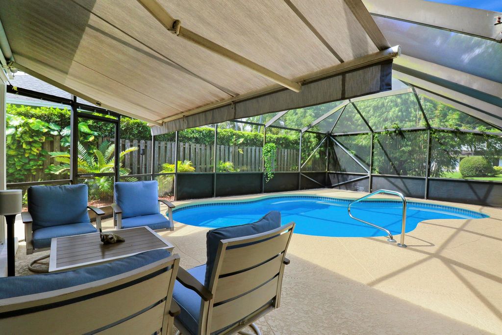 Photo of 6 SE Turtle Creek Drive, Tequesta, FL 33469 (MLS # R10921088)