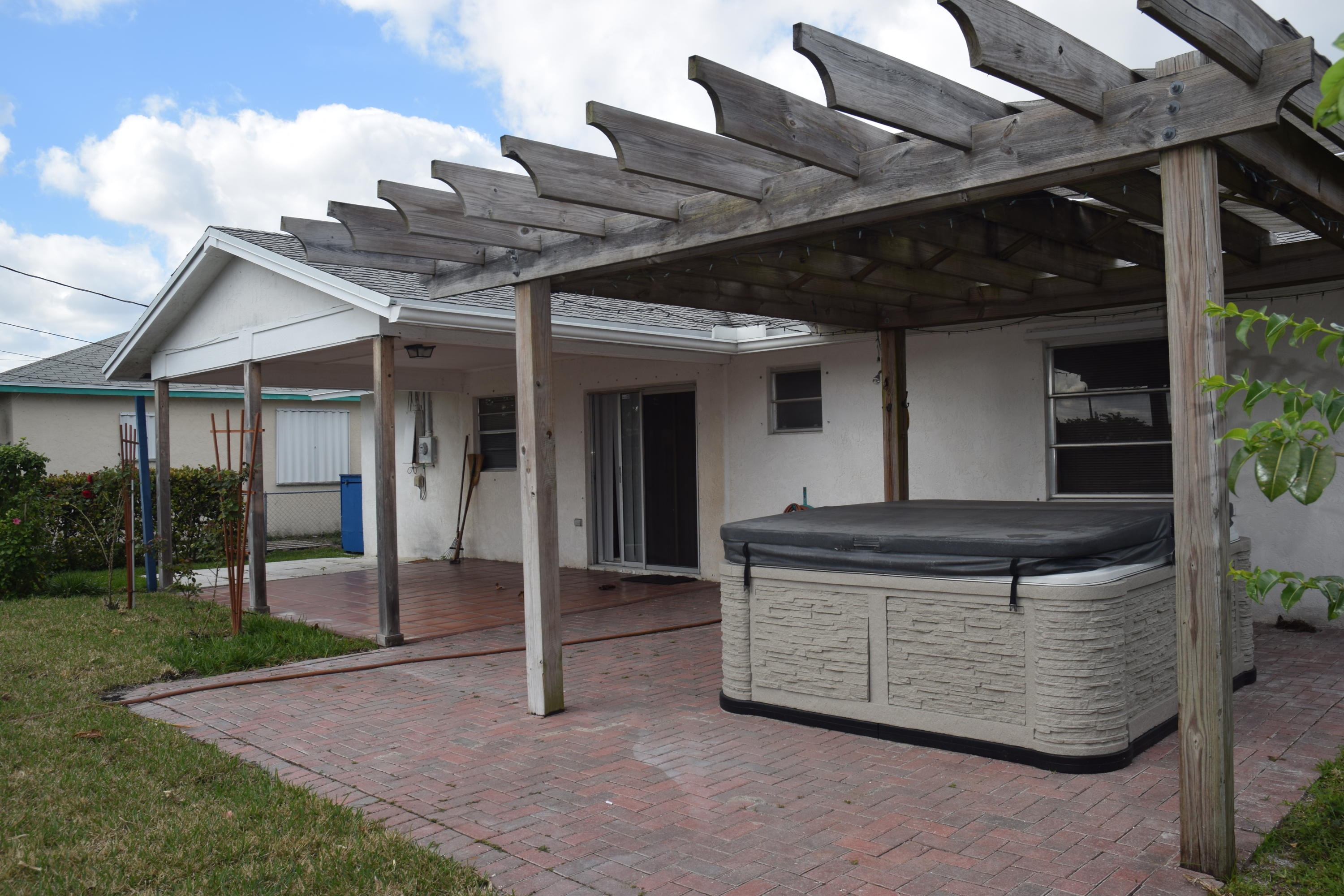 Englewood Manor - Residential