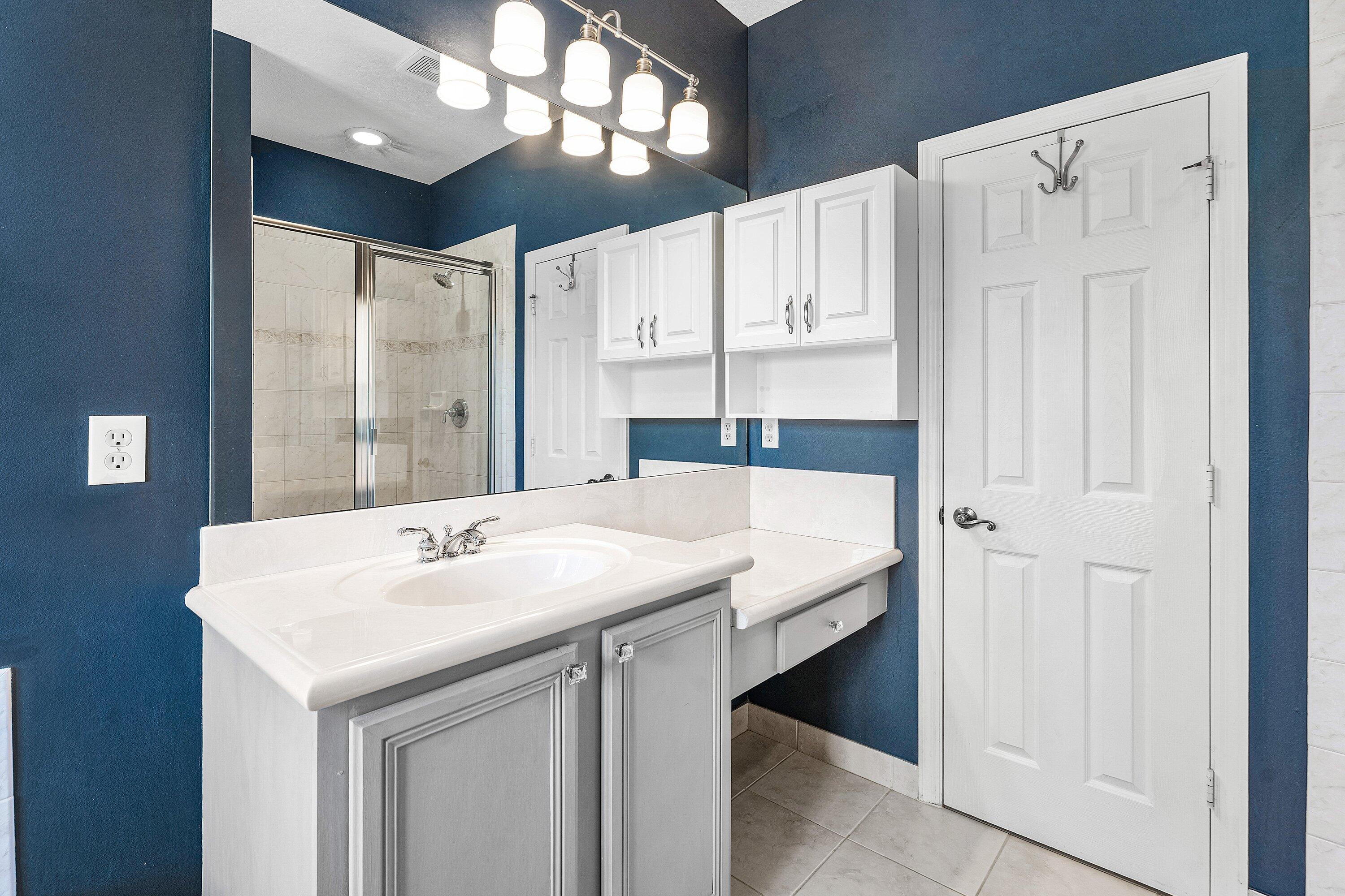 SANDPIPER COVE AT BOTANICA CONDO - Residential