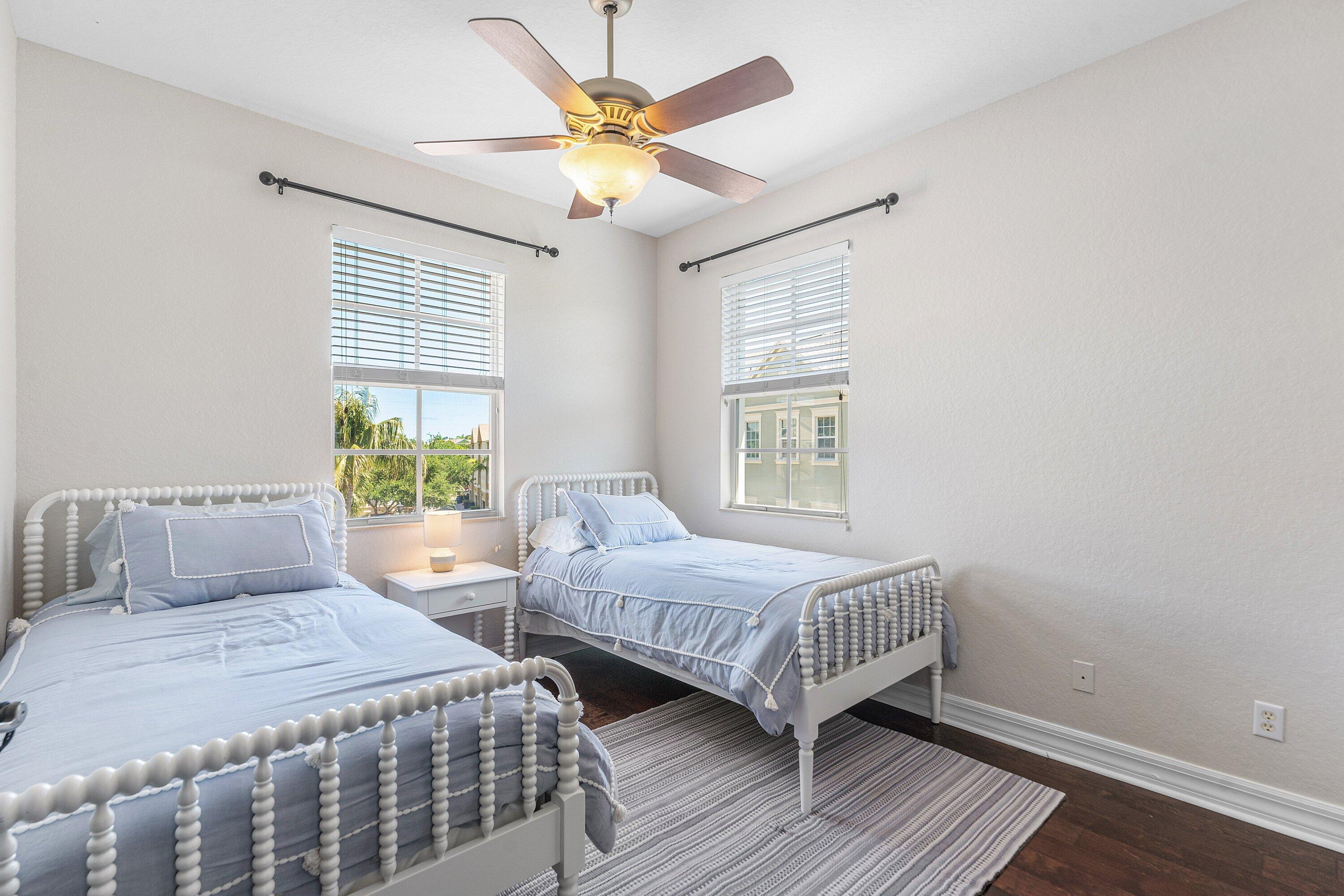 SANDPIPER COVE AT BOTANICA CONDO - Residential