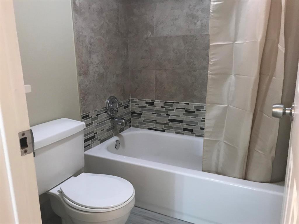 FOREST HILL VILLAS GARDEN - Residential Lease