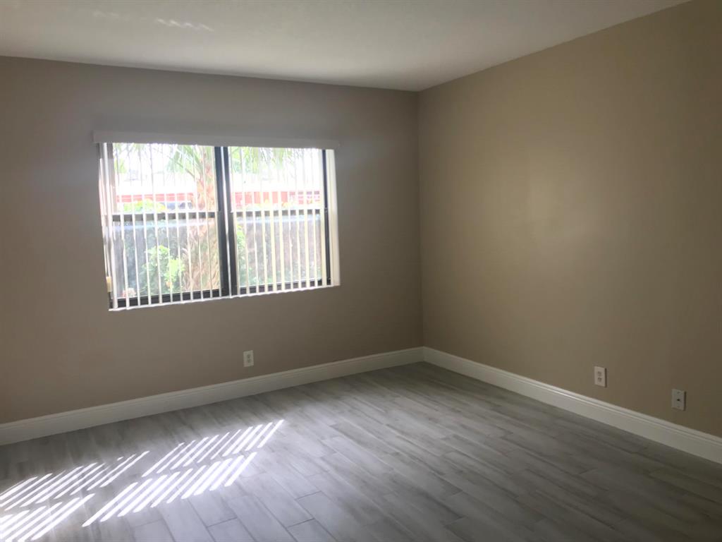 FOREST HILL VILLAS GARDEN - Residential Lease