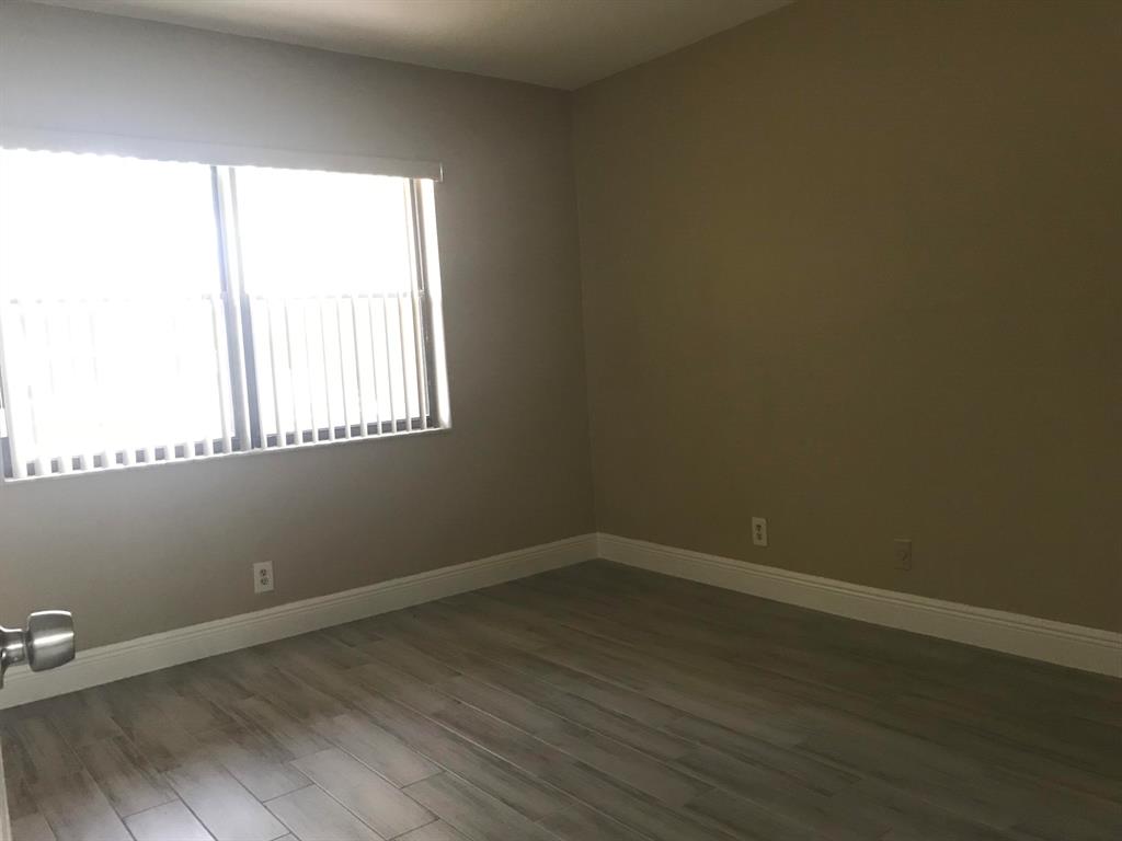 FOREST HILL VILLAS GARDEN - Residential Lease