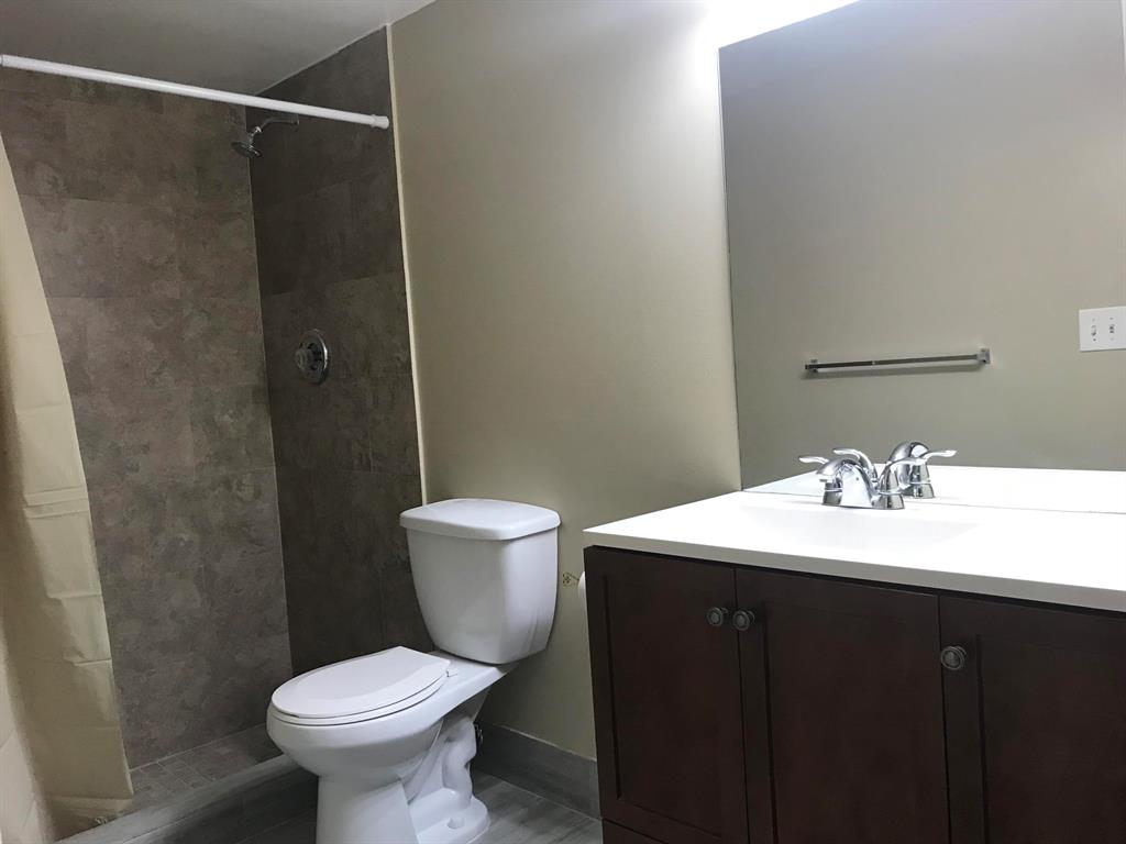 FOREST HILL VILLAS GARDEN - Residential Lease