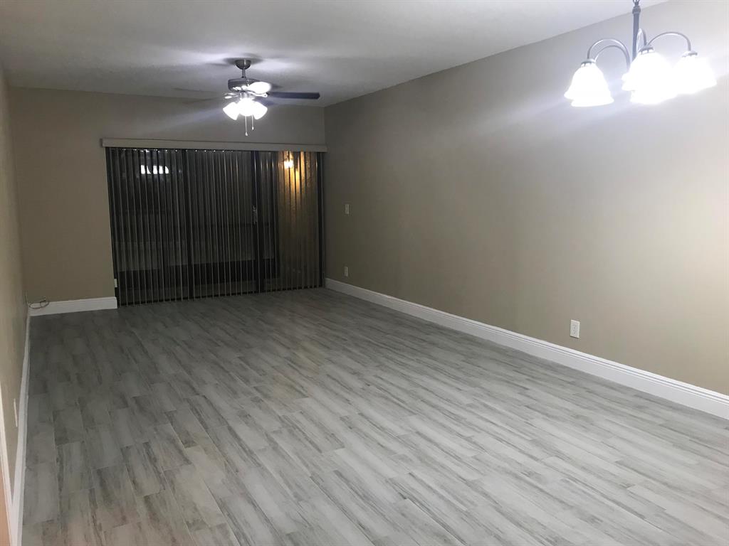 FOREST HILL VILLAS GARDEN - Residential Lease