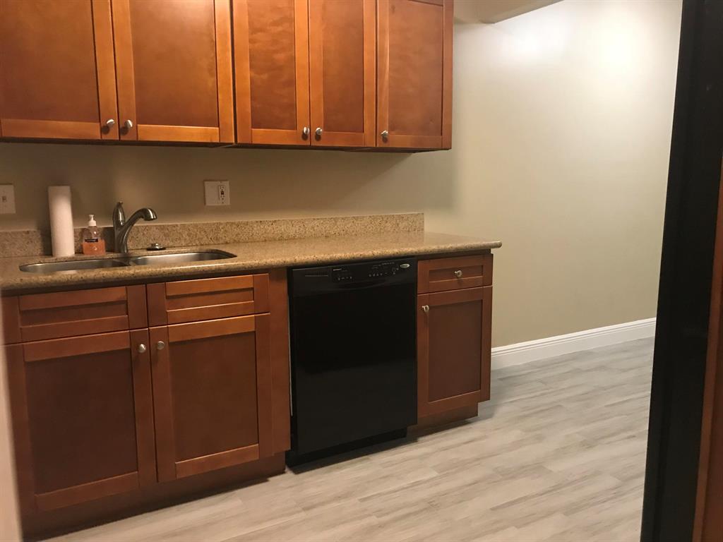 FOREST HILL VILLAS GARDEN - Residential Lease