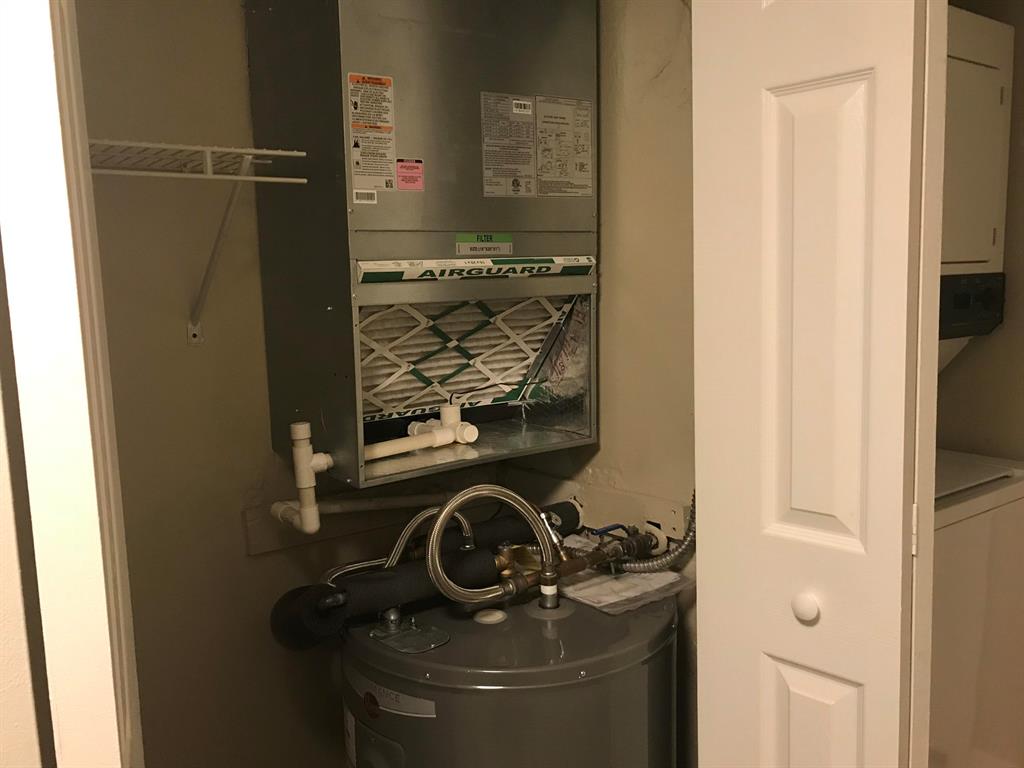 FOREST HILL VILLAS GARDEN - Residential Lease