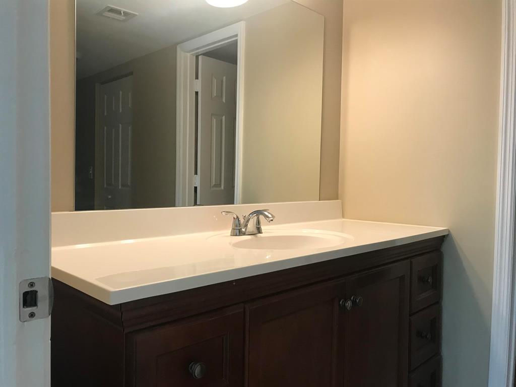 FOREST HILL VILLAS GARDEN - Residential Lease