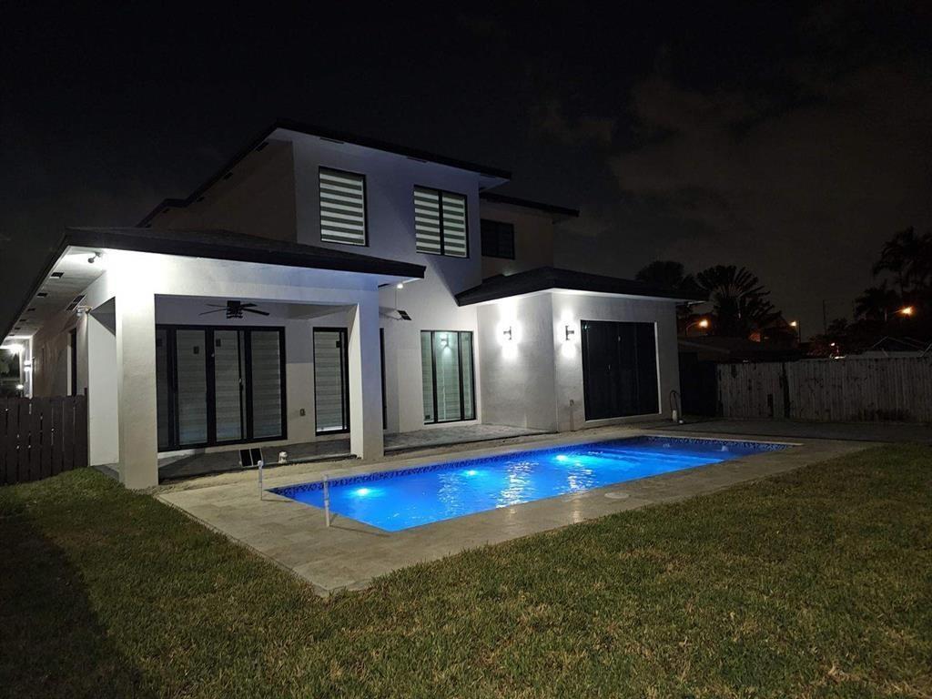 254 SW 12th St