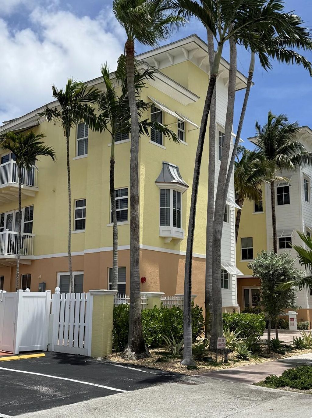 Photo of 4332 Seagrape Drive #4, Lauderdale By The Sea, FL 33308 (MLS # B26038295)