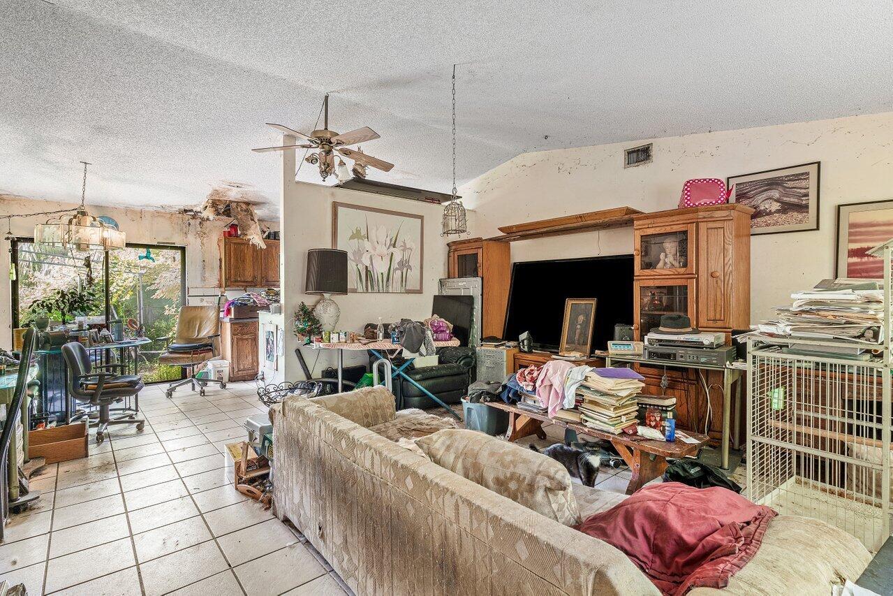 11224 60th Street N, West Palm Beach, FL, 33411/$300,000 2 11224 60th Street N