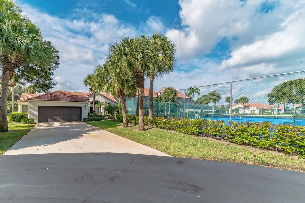 Photo of 508 Sea Oats Drive #D-6, Juno Beach, FL 33408 (MLS # R10982585)