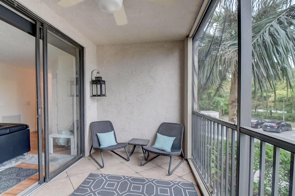 BAYVIEW VILLAGE E CONDO - Residential