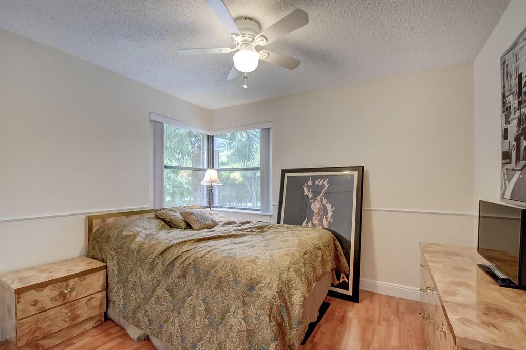 BAYVIEW VILLAGE E CONDO - Residential