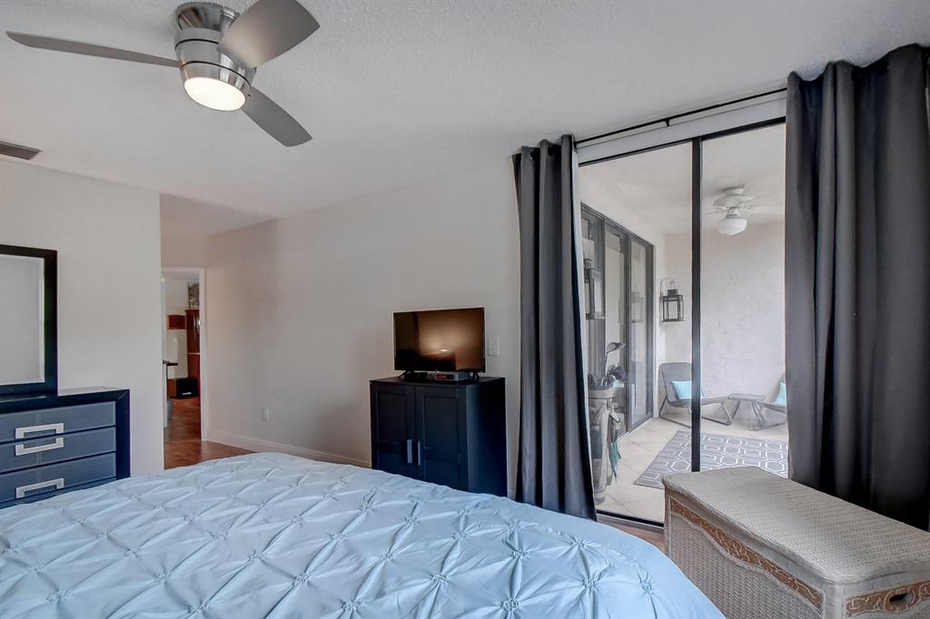 BAYVIEW VILLAGE E CONDO - Residential