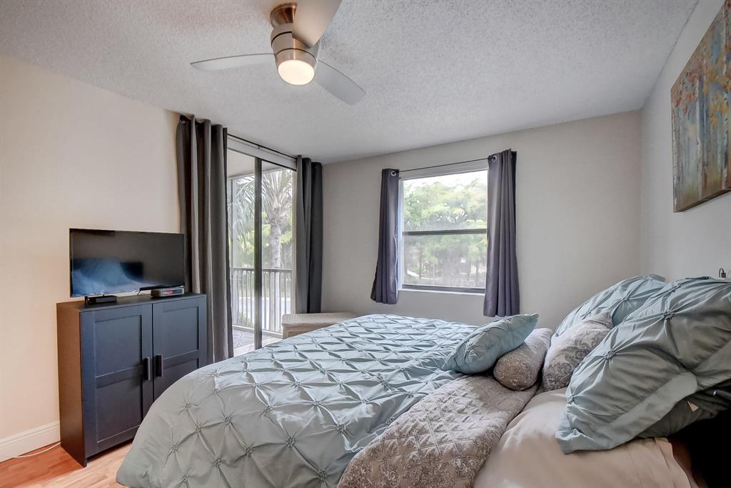 BAYVIEW VILLAGE E CONDO - Residential