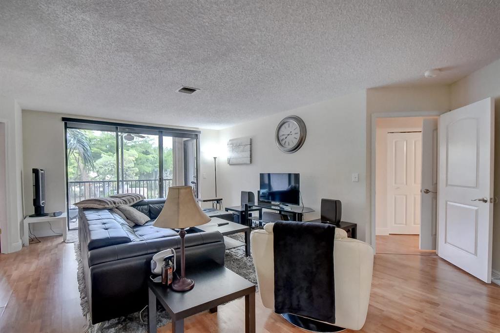 BAYVIEW VILLAGE E CONDO - Residential