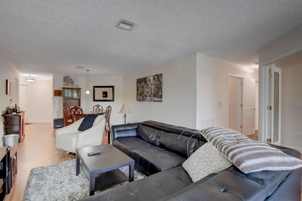 BAYVIEW VILLAGE E CONDO - Residential