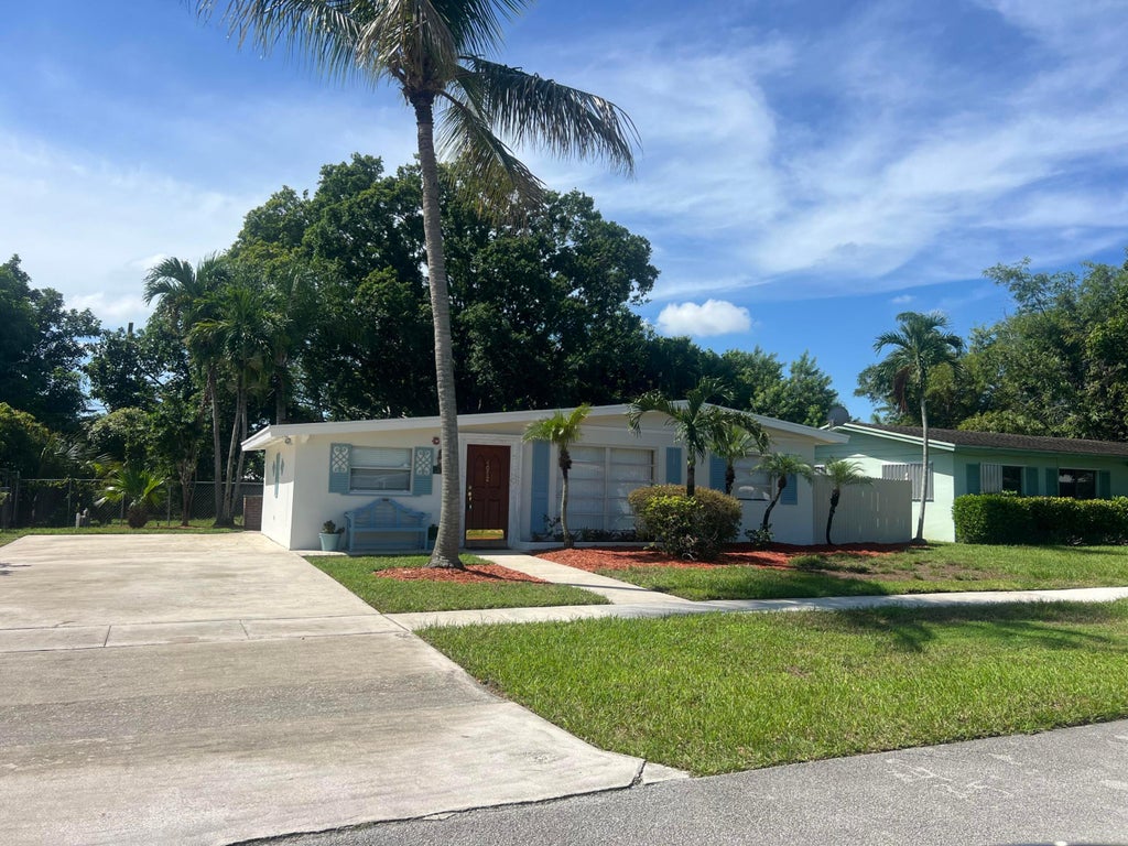 Photo of 4052 Collin Drive, West Palm Beach, FL 33406 (MLS # R11141810)