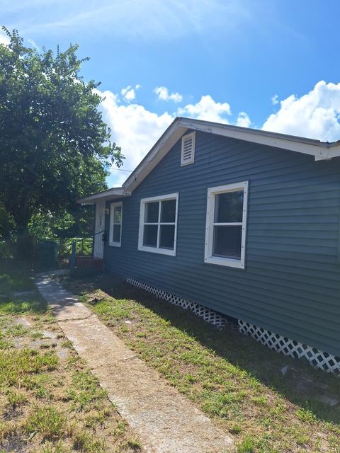 Property photo of 2107 S 34th Street, Fort Pierce, FL 34947