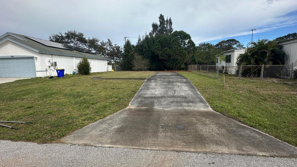 Photo of 7951 SE Skylark Avenue, Hobe Sound, FL 33455 (MLS # R10956847)