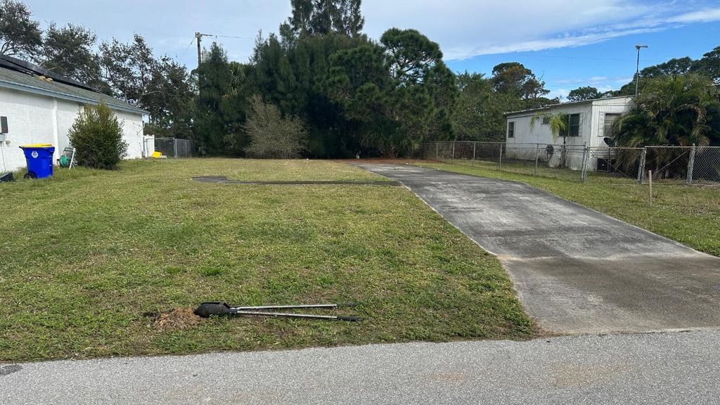 Photo of 7951 SE Skylark Avenue, Hobe Sound, FL 33455 (MLS # R10956847)