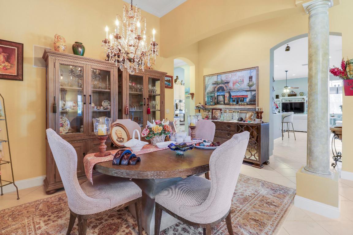 1916 SW Wabeek Place