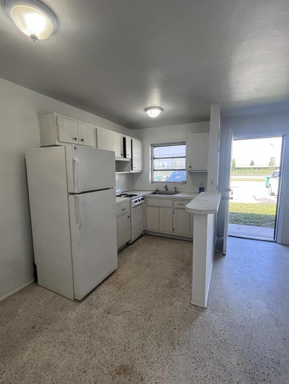 CURTISS PARK - Residential Lease