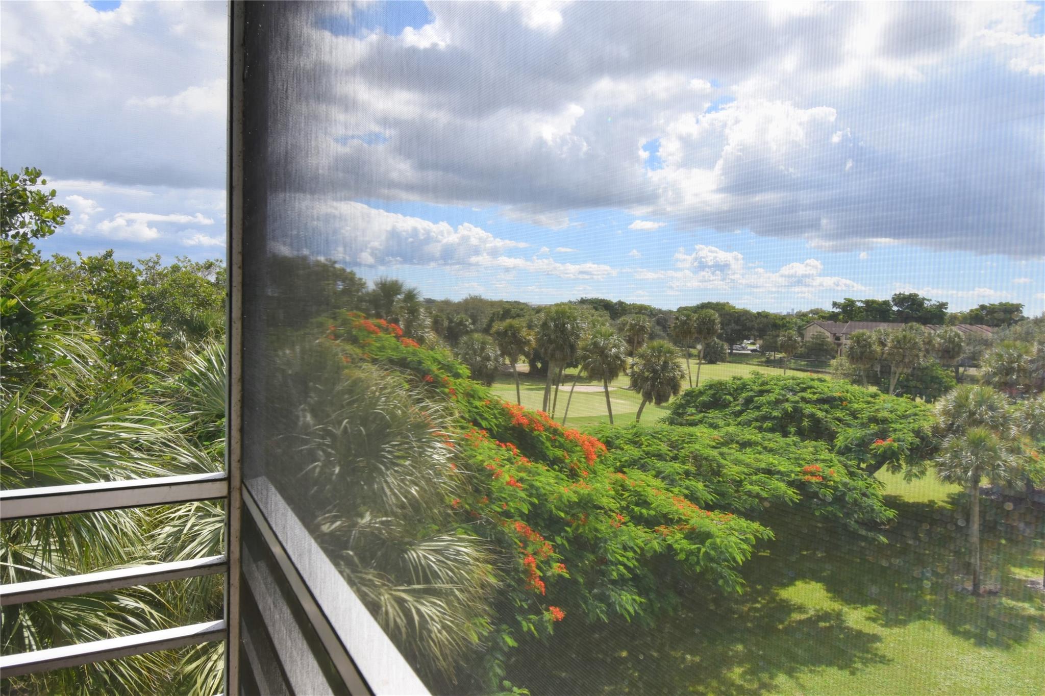 Palm Aire Country Club Ap - Residential