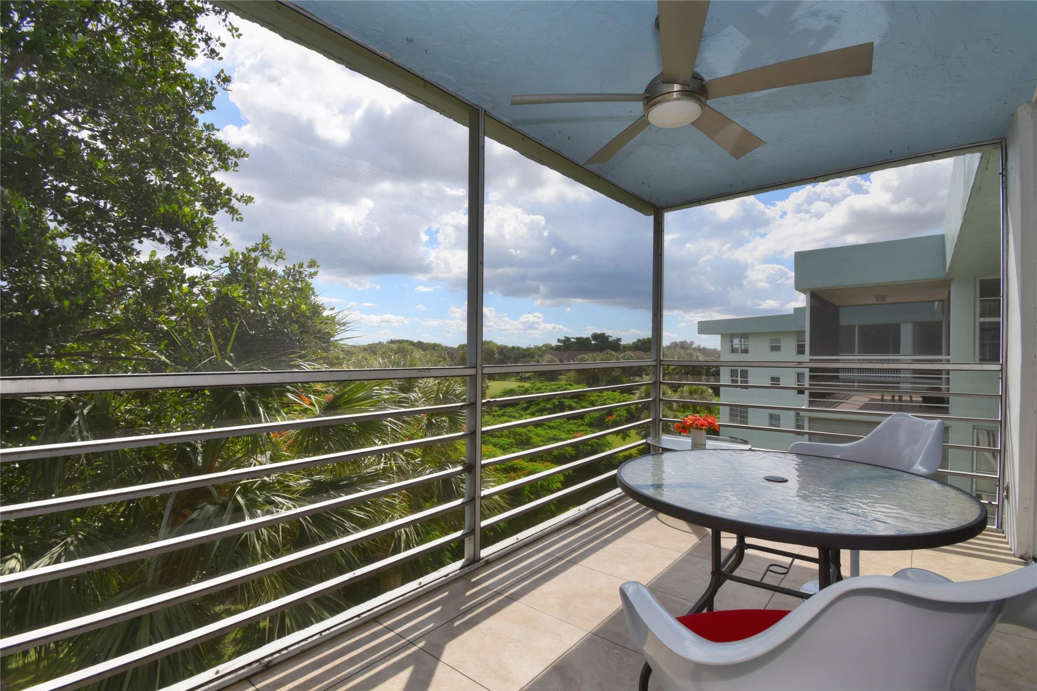 Palm Aire Country Club Ap - Residential