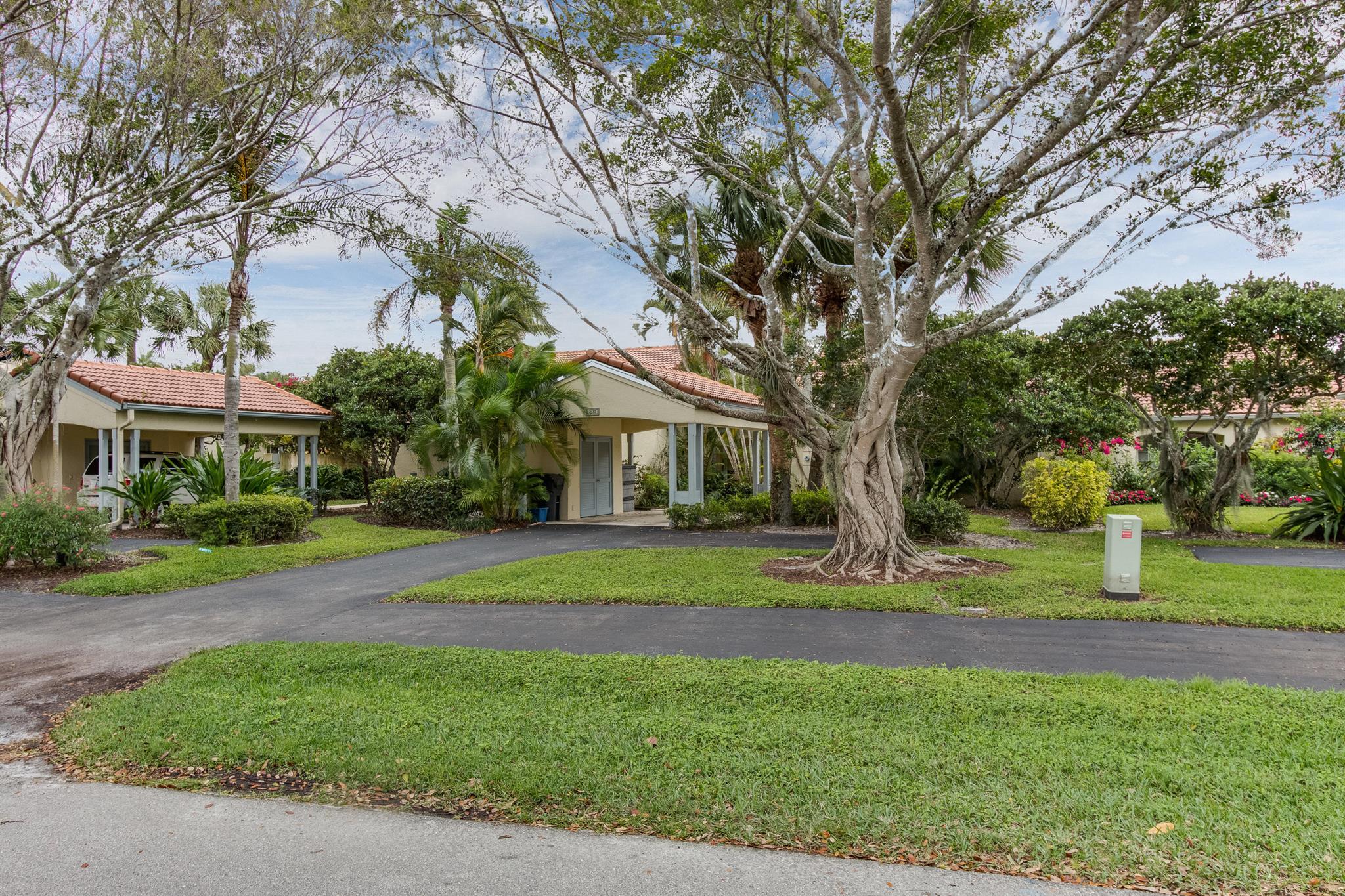 LAS CASITAS 3 - Residential Lease